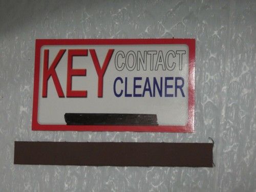 KEY CONTACT CLEANER